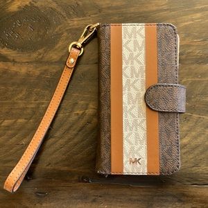 Michael Kors phone case/wallet with wristlet strap for IPhone X and XS